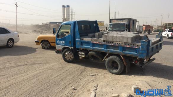 بالصور : تحويلة مؤقتة تتحول لكابوس دائم في تقاطع الاسكان الصناعي ، والبلدية تصم اذانها