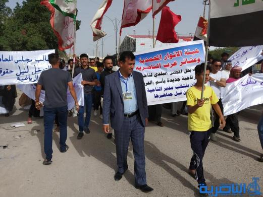 مواطنون من قرى الفريحية والصخيين والزهيرية يتظاهرون لتحسين الخدمات
