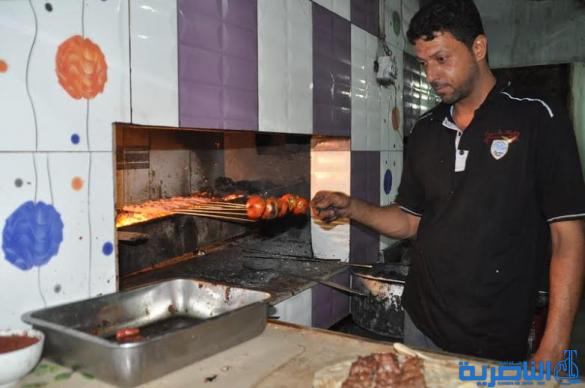 بالصور : ليالي سوق الشيوخ وشوارعها المضيئات