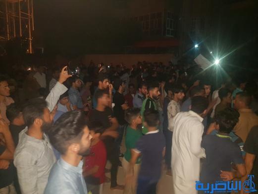 بالصور: متظاهرون يغلقون مقر شركة الخصخصة في قضاء الرفاعي