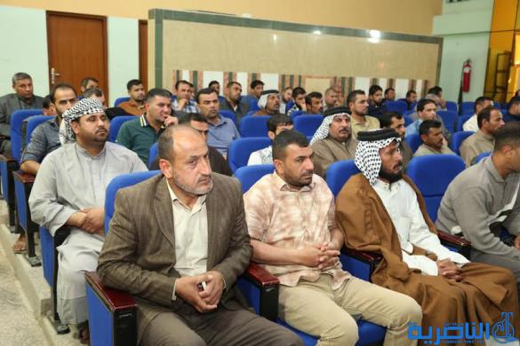  محافظ ذي قار يوزع  100 قرض للعاطلين والخريجين ، ويؤكد تواصل منح القروض الميسرة للعاطلين ضمن وجبات لاحقة  