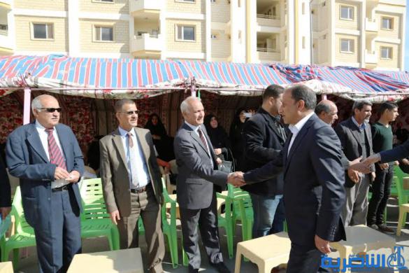 محافظ ذي قار يوزع 380 شقة سكنية في مجمع الشموخ على الشرائح المستفيده ويؤكد تواصل العمل في مشاريع سكنية اخرى - تقرير مصور -