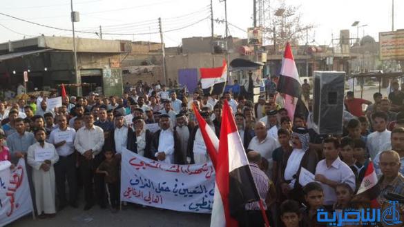 العشرات من اهالي الرفاعي يتظاهرون ضد ادارة حقل الغراف النفطي - تقرير مصور -