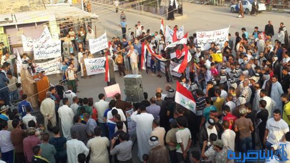 العشرات من اهالي الرفاعي يتظاهرون ضد ادارة حقل الغراف النفطي - تقرير مصور -