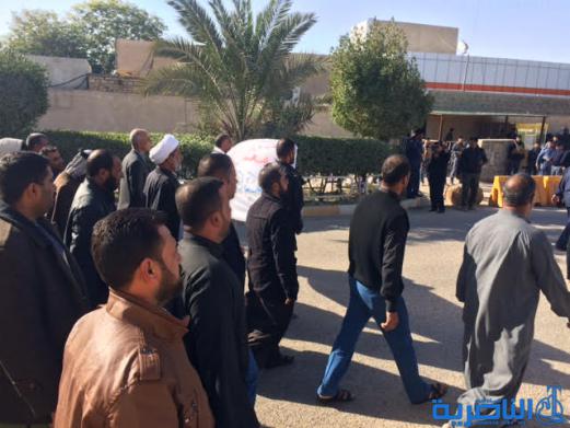  العشرات من اهالي حي سومر يتظاهرون في الناصرية للمطالبة بتوفير الخدمات - تقرير مصور -