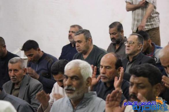 عشرات المصلين يحيون سنة الاعتكاف بمسجد الشيخ عباس الكبير في الناصرية - تقرير مصور - 