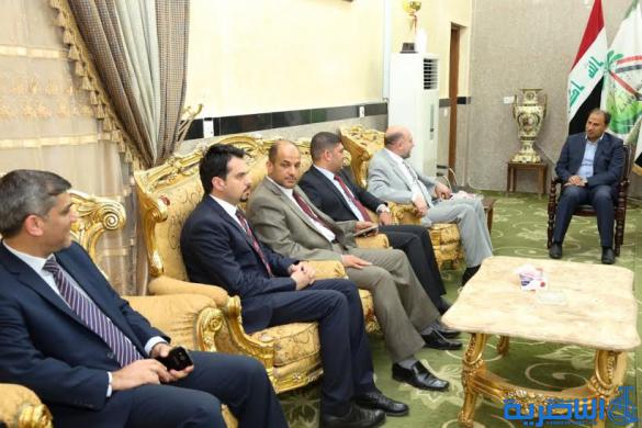 محافظ ذي قار يستقبل مستشار رئيس الوزراء ويبحث معه المعالجات المطلوبة لمواجهة الازمة المالية