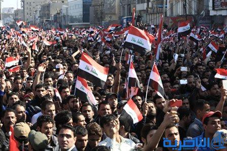 بالصور .. موجات المتظاهرين تضرب أسوار المنطقة الخضراء وتسمع صوتها