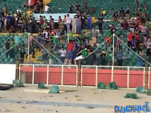 بالصور.. هذا ما فعله جمهور الشرطة بملعب الشعب الدولي بعد خسارة فريقه