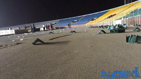 بالصور.. هذا ما فعله جمهور الشرطة بملعب الشعب الدولي بعد خسارة فريقه