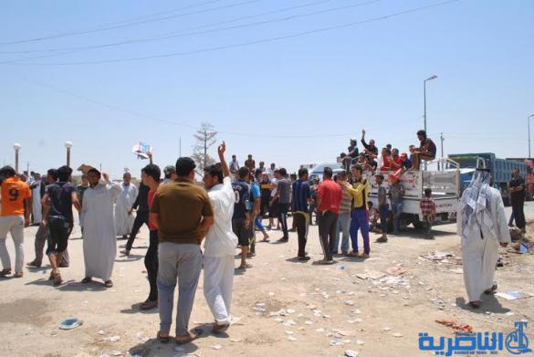 فض اعتصام لمتظاهرين قطعوا الطريق الدولي في الغراف بعد الاستجابة لمطالبهم بخصوص الكهرباء – تقرير مصور –