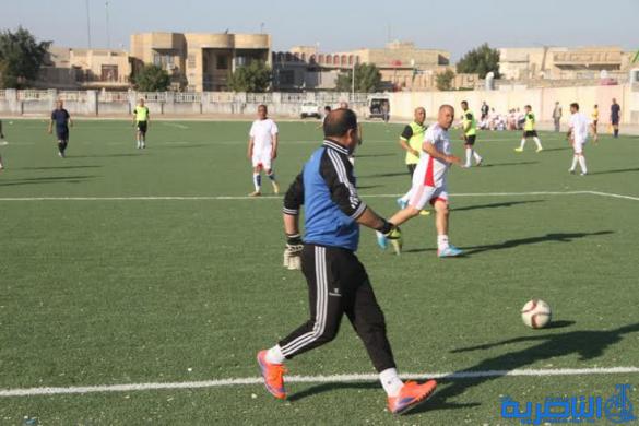 بالصور : مباراة بكرة القدم بين رواد ذي قار ورواد المنتخب الوطني