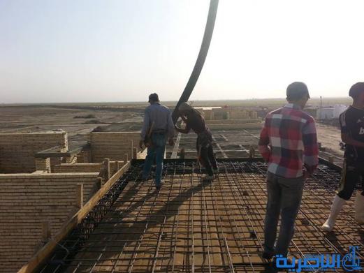 اعمال صب السقف لاول وحدة سكنية في مجمع الزقورة السكني