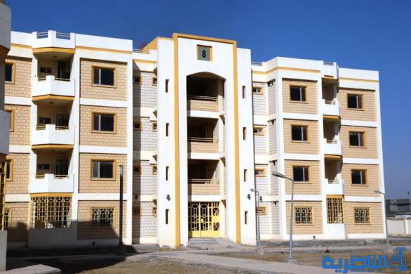 محافظ ذي قار يوزع 380 شقة سكنية في مجمع الشموخ على الشرائح المستفيده ويؤكد تواصل العمل في مشاريع سكنية اخرى - تقرير مصور -