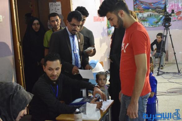 بالصور:الساعات الاخيرة ناخبي ذي قار في مراكز الاقتراع