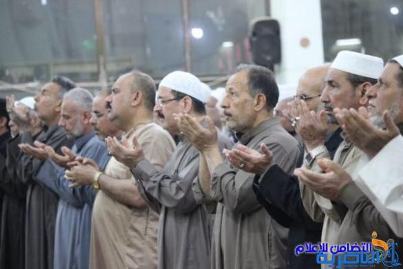 عشرات المصلين يحيون سنة الاعتكاف بمسجد الشيخ عباس الكبير في الناصرية - تقرير مصور - 