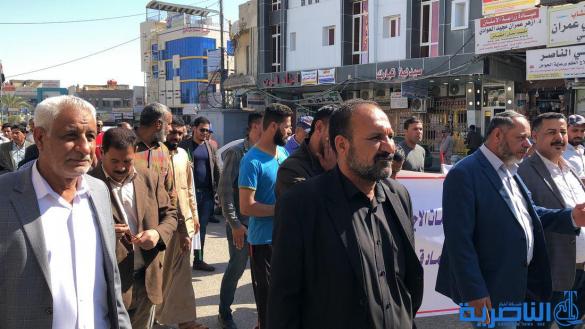 عمال ذي قار يتظاهرون لتحسين فرص العمل وتامين اراضي سكنية لهم 