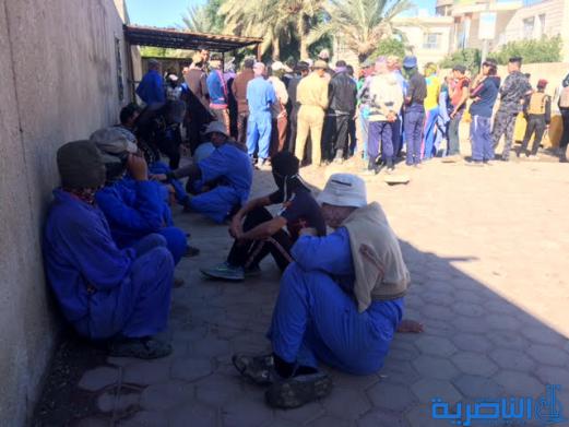  العشرات من اجراء البلدية يتظاهرون في الناصرية للمطالبة بصرف رواتبهم المتاخرة - تقرير مصور -
