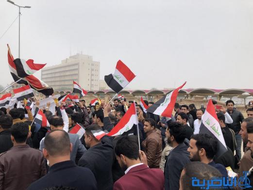 ذي قار :ذوو المهن الصحية يعتصمون احتجاجا على &quot;التسويف&quot; في تنفيذ مطالبهم 