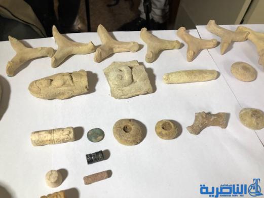 شرطة ذي قار تضبط 69 قطعة اثارية معدة للتهريب - تقرير مصور - 