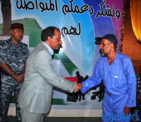 ذي قار تفتتح نصب لعمال النظافة في سوق الشيوخ - تقرير مصور - 