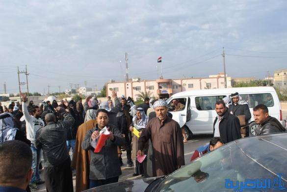 العشرات يتظاهرون في الناصرية احتجاجا على قطع اعانات الحماية الاجتماعية