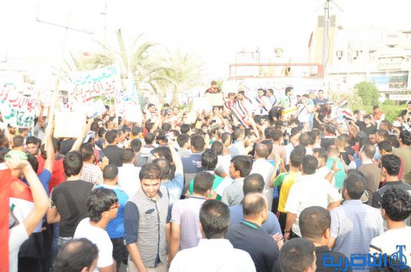 بالصور : الالاف