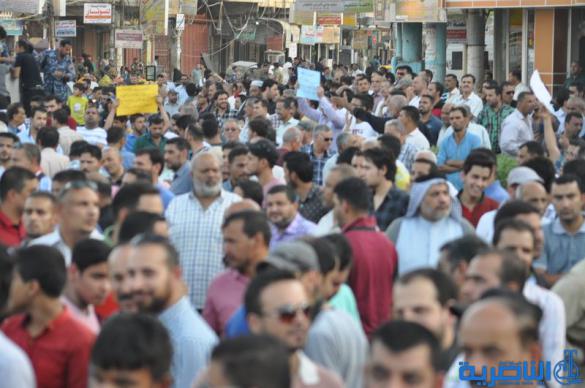 بالصور : الالاف يتظاهرون في الناصرية للمطالبة باصلاح النظام القضائي ومحاسبة المفسدين