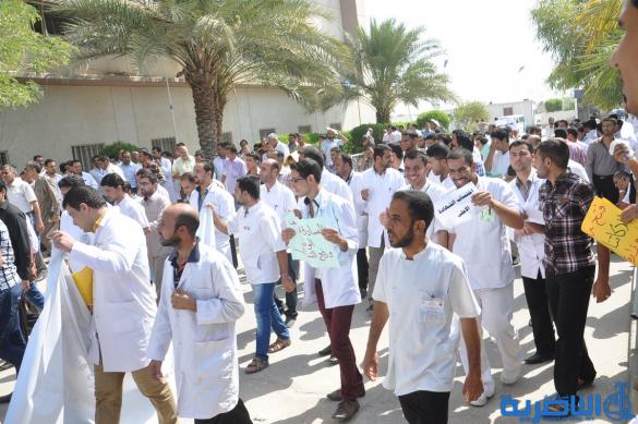 اعتصام ذوي المهن الصحية في ذي قار للمطالبة بتحسين أوضاعهم المعيشية – تقرير مصور -
