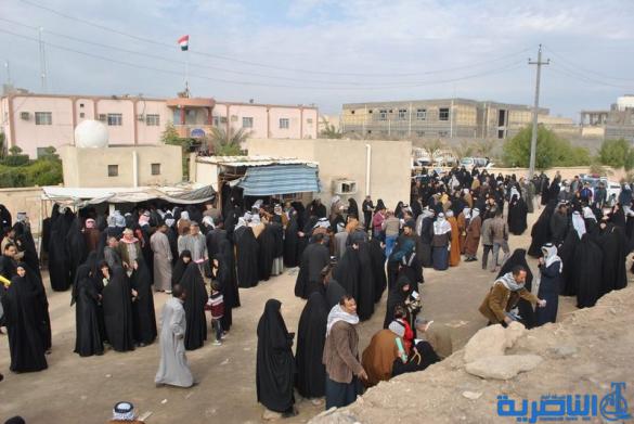 العشرات يتظاهرون في الناصرية احتجاجا على قطع اعانات الحماية الاجتماعية