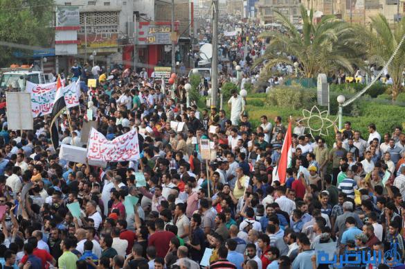 بالصور : الالاف يتظاهرون