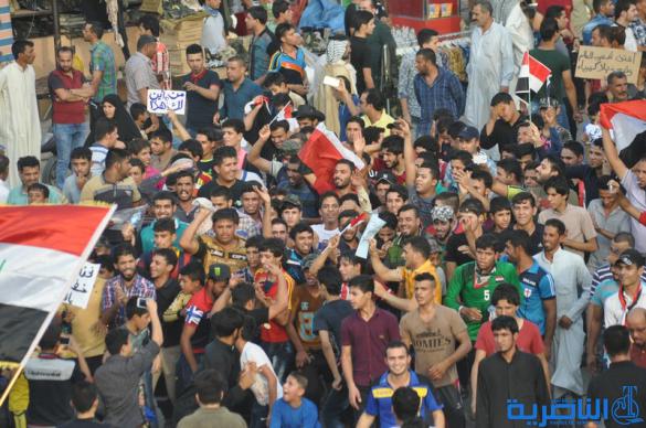 بالصور : الالاف يتظاهرون في الناصرية للجمعة الثانية على التوالي تنديدا بالفساد وسوء الخدمات