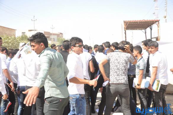 العشرات من طلبة جامعة ذي قار يتظاهرون للمطالبة باقالة الشهرستاني – تقرير مصور- 