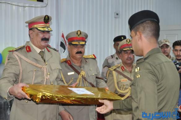 الكلية العسكرية الرابعة في ذي قار تحتفي بتخرج 351 ضابطا برتبة ملازم - تقرير مصور -