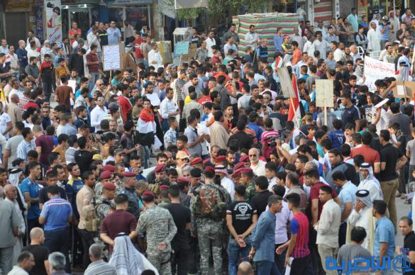 بالصور : الناصرية تتظاهر لتفويض العبادي بالمزيد من الاصلاحات