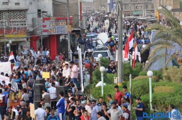 بالصور : الناصرية تتظاهر لتفويض العبادي بالمزيد من الاصلاحات