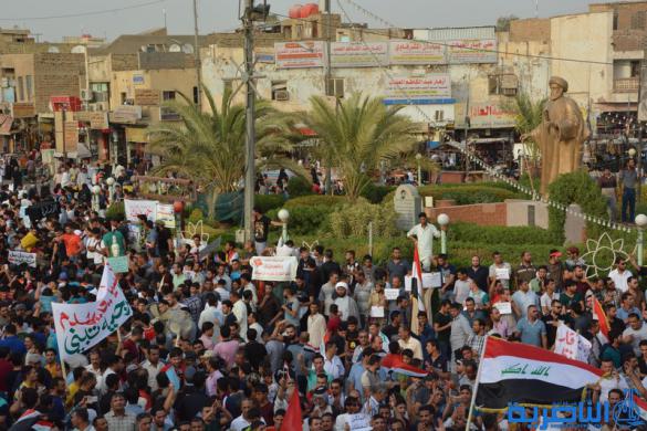 بالصور : الالاف يتظاهرون في الناصرية للجمعة الثانية على التوالي تنديدا بالفساد وسوء الخدمات