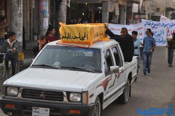 بالصور:سوق الشيوخ تتظاهر للمطالبة بحل المجلس البلدي