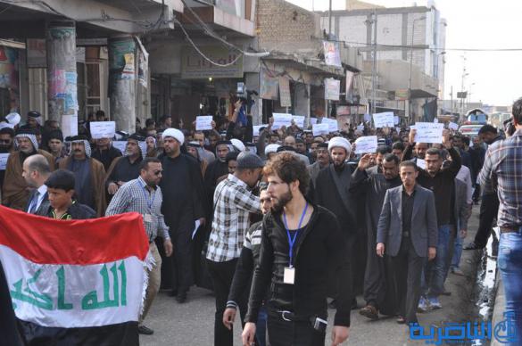 بالصور:سوق الشيوخ تتظاهر للمطالبة بحل المجلس البلدي