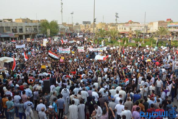 بالصور : الالاف يتظاهرون في الناصرية للجمعة الثانية على التوالي تنديدا بالفساد وسوء الخدمات