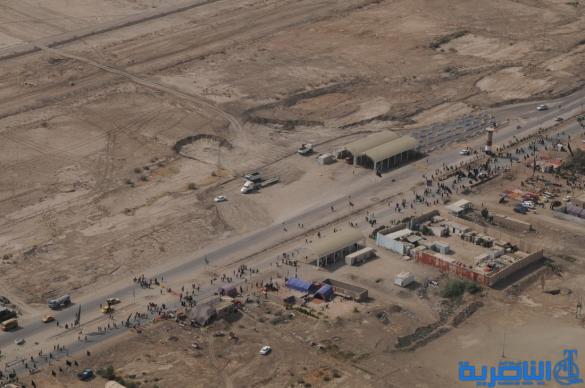 تصوير من الجو لحركة جموع الزائرين نحو كربلاء 