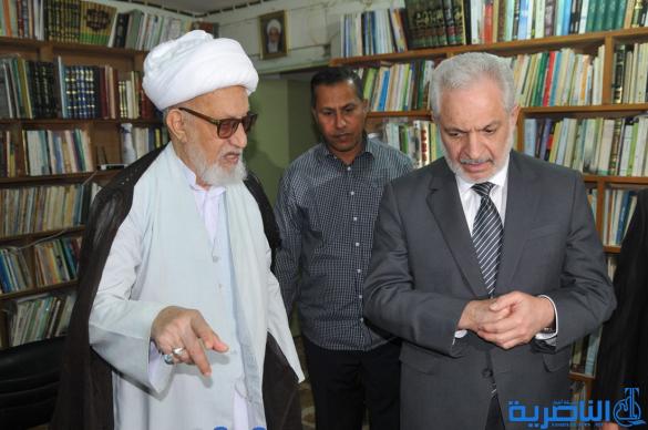 وزير التعليم العالي يزور اية الله الشيخ الناصري بمنزلة في الناصرية - تقرير مصور - 
