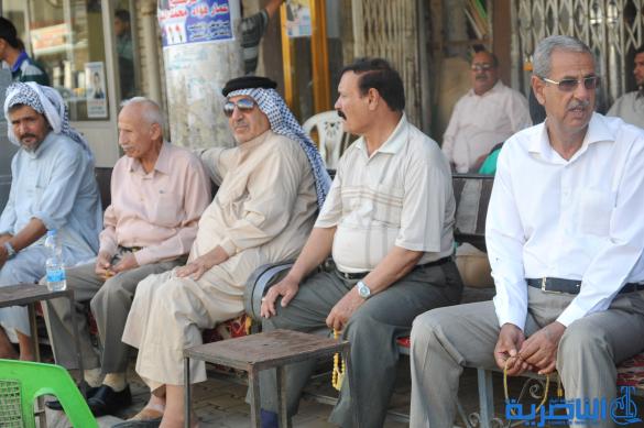 بالصور : المقاهي في الناصرية ، برلمان بلا رئيس ، ومسرح بلا ستائر