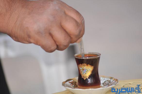 بالصور : المقاهي في الناصرية ، برلمان بلا رئيس ، ومسرح بلا ستائر