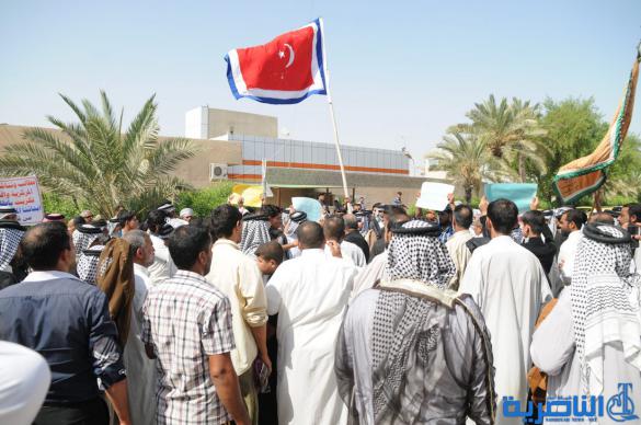 الناصرية : العشرات من ذوي الجنود المفقودين في سبايكر يتظاهرون مجددا لمعرفة مصير ابنائهم- تقرير مصور - 