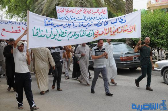 الناصرية : أصحاب محلات الصفاة يتظاهرون احتجاجا على قرار إعادة اعمار السوق – تقرير مصور –