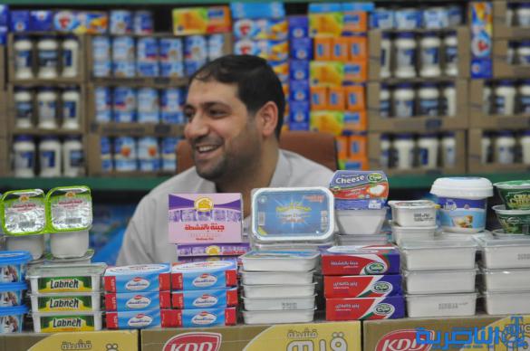  اسعار الاغذية تحلق مرتفعة ، والذرائع كثيرة ، رمضان قادم ، والدولار مرتفع ، والطرق مقطوعة - تقرير مصور -
