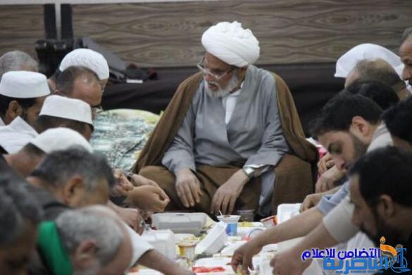 عشرات المصلين يحيون سنة الاعتكاف بمسجد الشيخ عباس الكبير في الناصرية - تقرير مصور - 