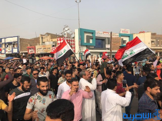  بالصور:متظاهرون في الناصرية للمطالبة بتحسين الخدمات 