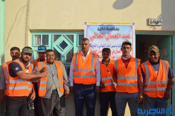 بالصور : قلعة سكر تحتفي بعمالها وتشملهم بمكافات مالية